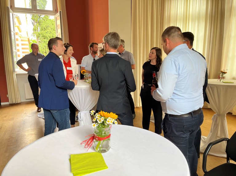 Reger Austausch beim Alumni-Treffen