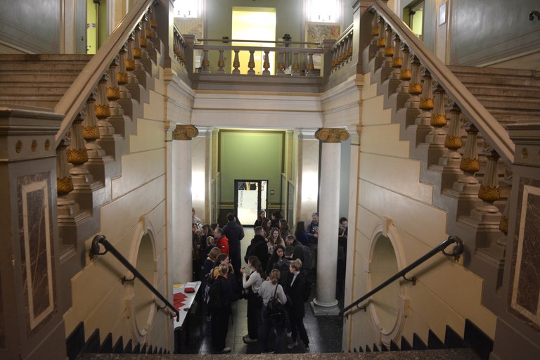 Ausklang mit Brezeln und Kaltgetränken im Foyer